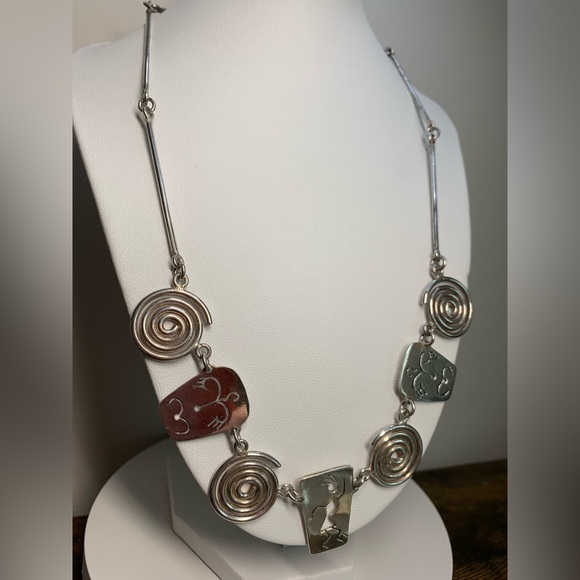 Vintage Rare Sterling Silver Spiral & Cut-Out Abstract Silpada-Like Necklace - Picture 3 of 16